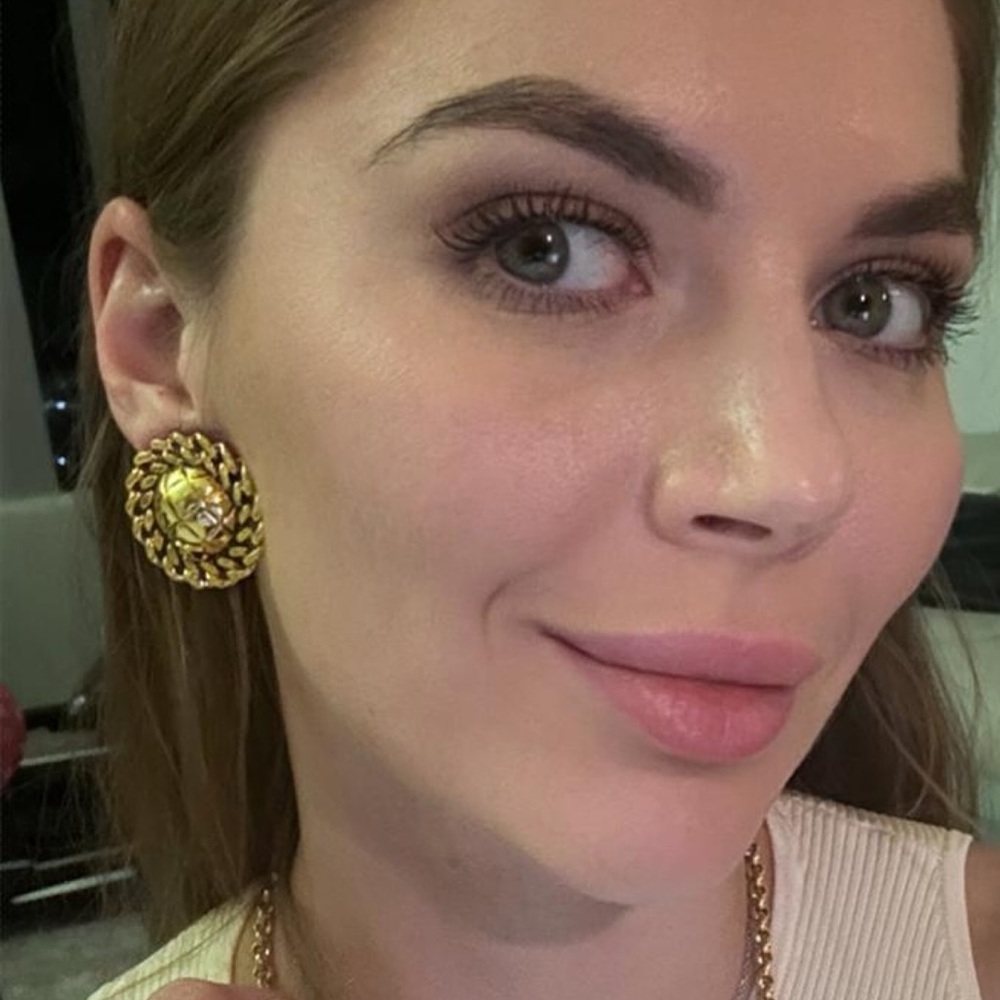 LOT 1530 24K gold plated CHANEL vintage clip on earrings - Picture 10 of 10